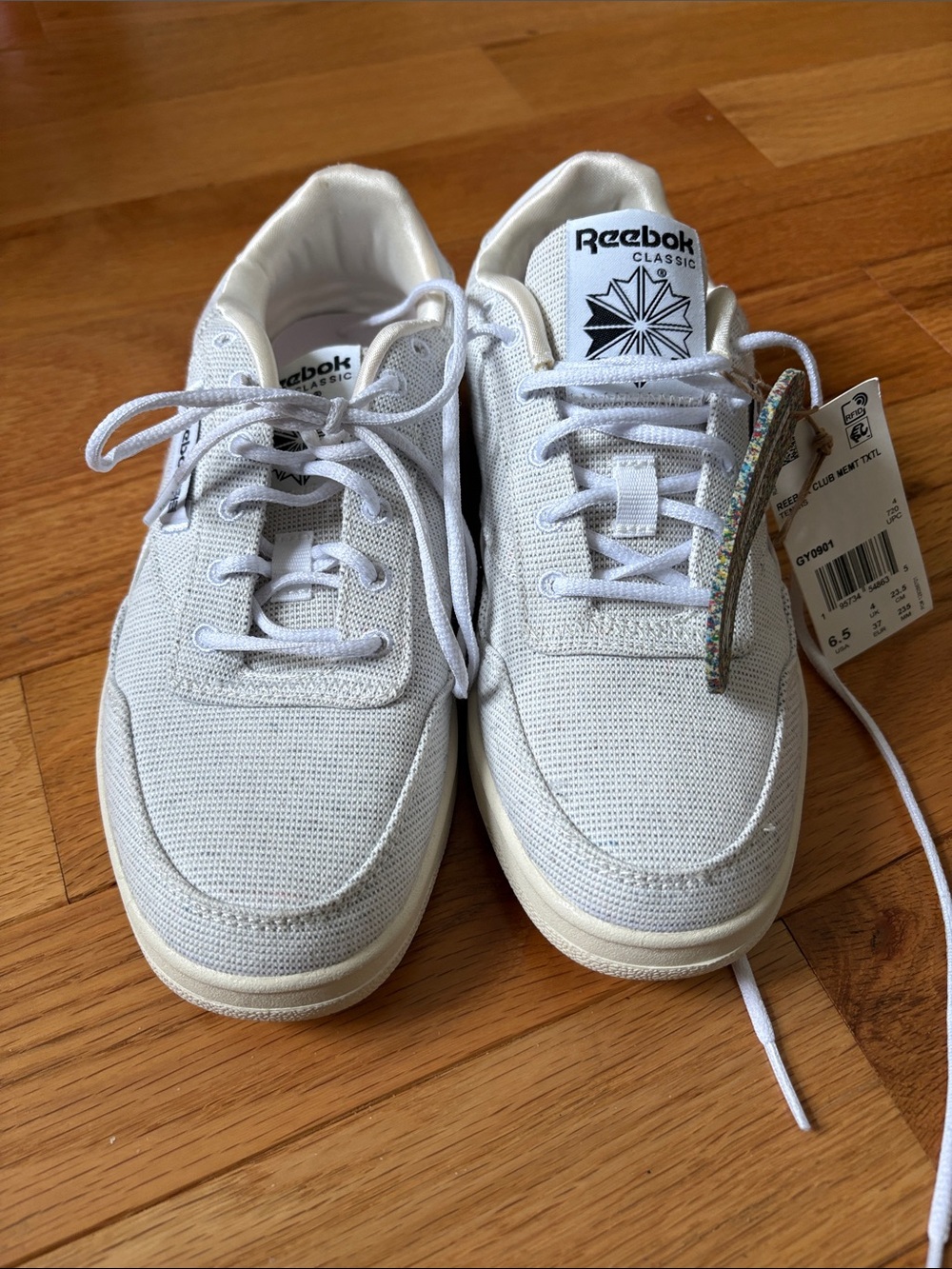 NWT Reebok White Low-Top Canvas Sneakers